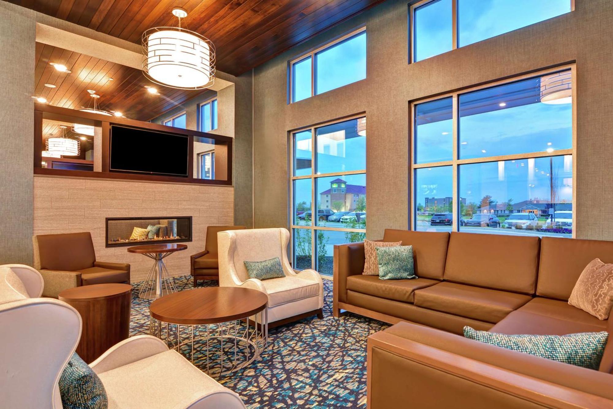 Embassy Suites By Hilton Plainfield Indianapolis Airport Екстериор снимка