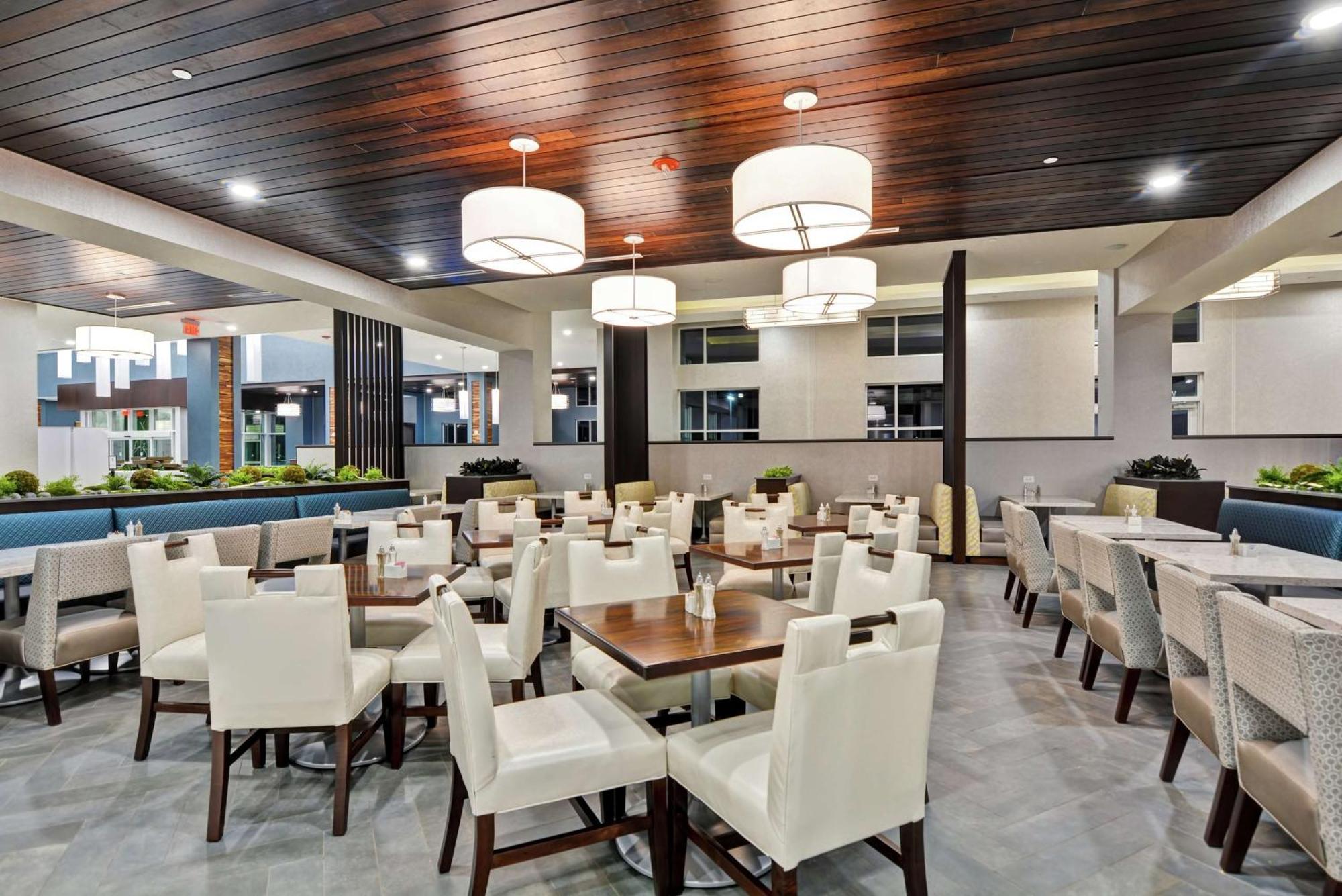 Embassy Suites By Hilton Plainfield Indianapolis Airport Екстериор снимка